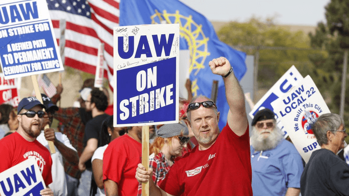 168热点-美国汽车业罢工升级：通用汽车近4000人加入罢工，损失约680亿元