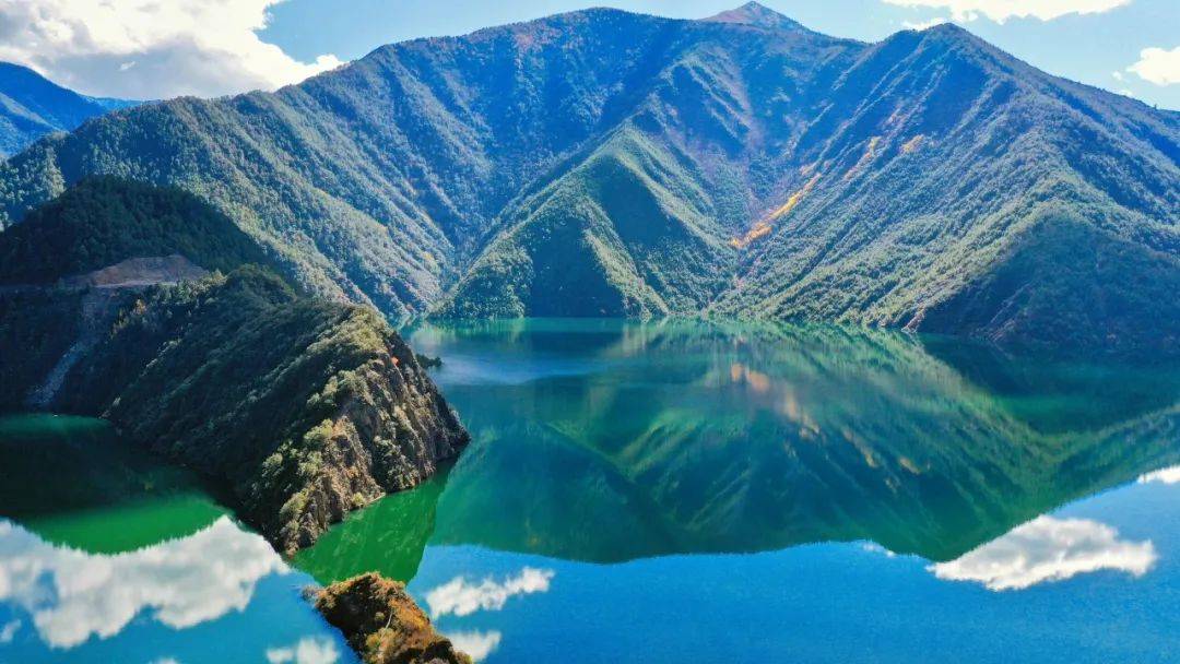 168热点资讯：旅游四川·甘孜 | 雅江一绝天龙湖，北纬30°上的蓝色奇迹！