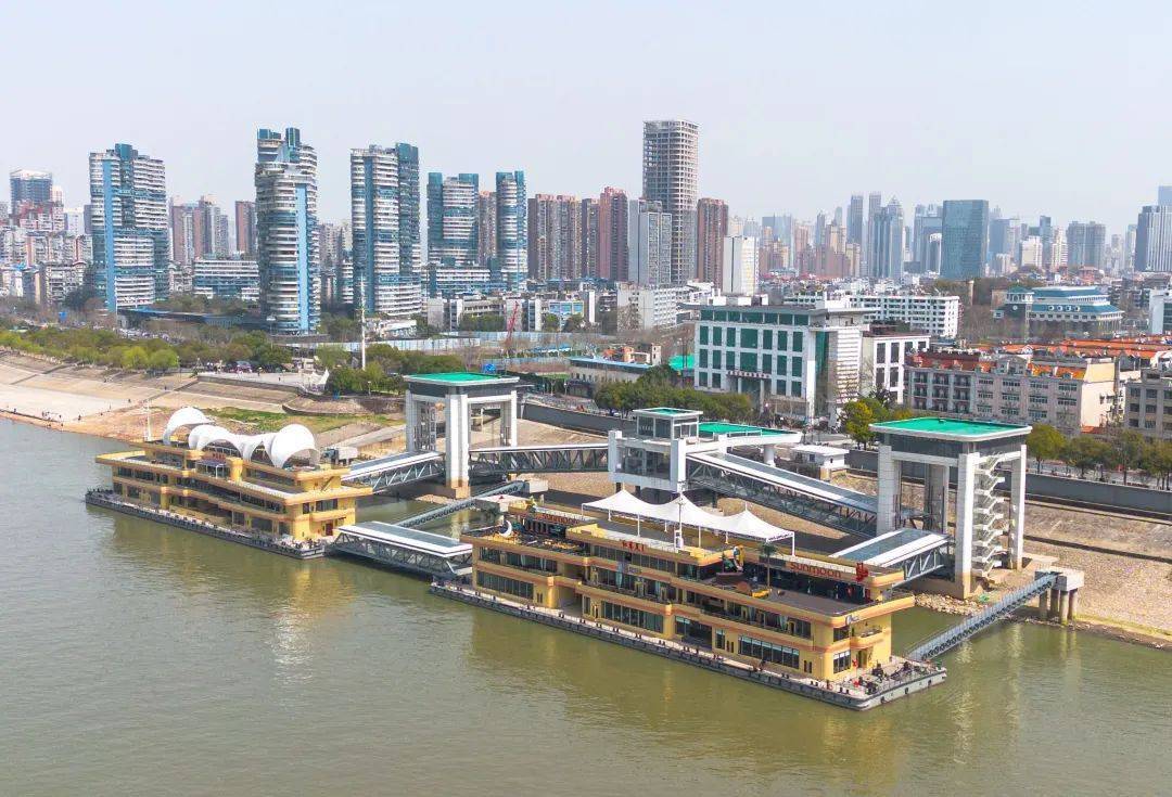 旅游:今天旅游，武汉一旅游码头试运营